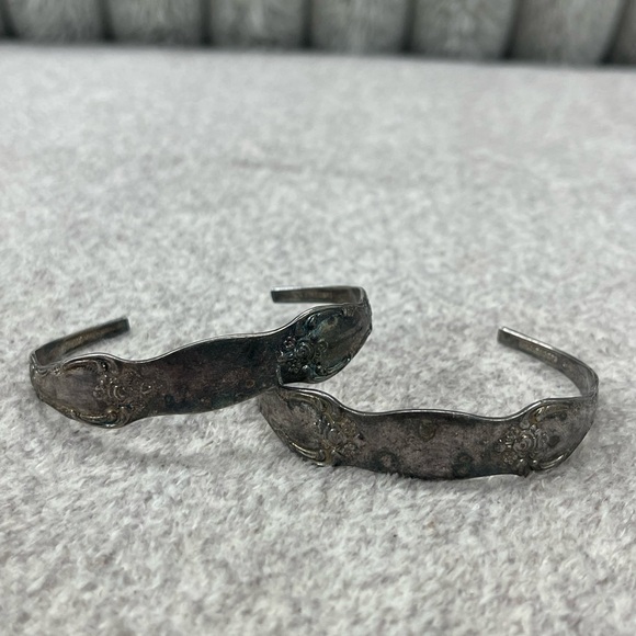 Vintage 2 WMA Rogers Oneida LTD Bracelet - Picture 1 of 8